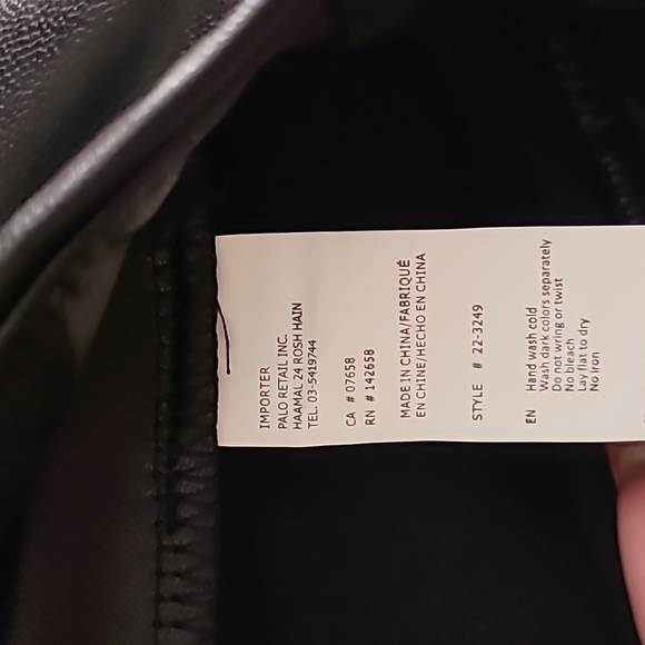 Faux leather high rise shaper leggings black size Small - Picture 4 of 6